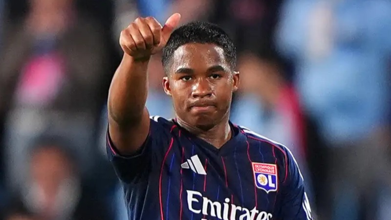 Endrick បង្ហាញមូលហេតុដែលធ្វើឲ្យគាត់ក្លាយជាអ្នកគាំទ្រធំបំផុតរបស់ Bobby Charlton ព្រមទាំងពន្យល់ពីឈ្មោះហៅក្រៅ “Bobby” ពីមិត្តរួមក្រុម